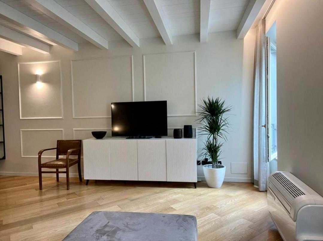 Suite Moroni Apartment Bergamo Bagian luar foto
