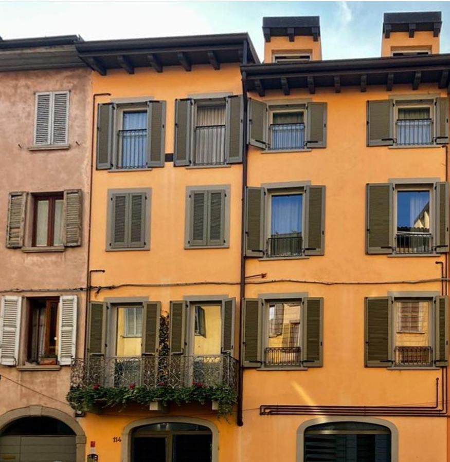 Suite Moroni Apartment Bergamo Bagian luar foto