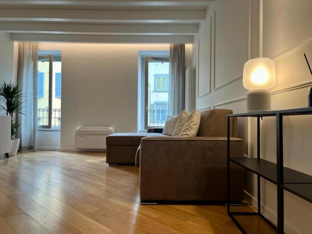 Suite Moroni Apartment Bergamo Bagian luar foto