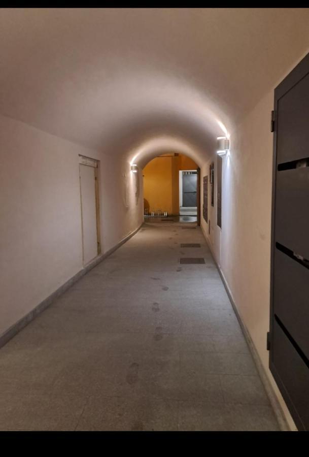 Suite Moroni Apartment Bergamo Bagian luar foto