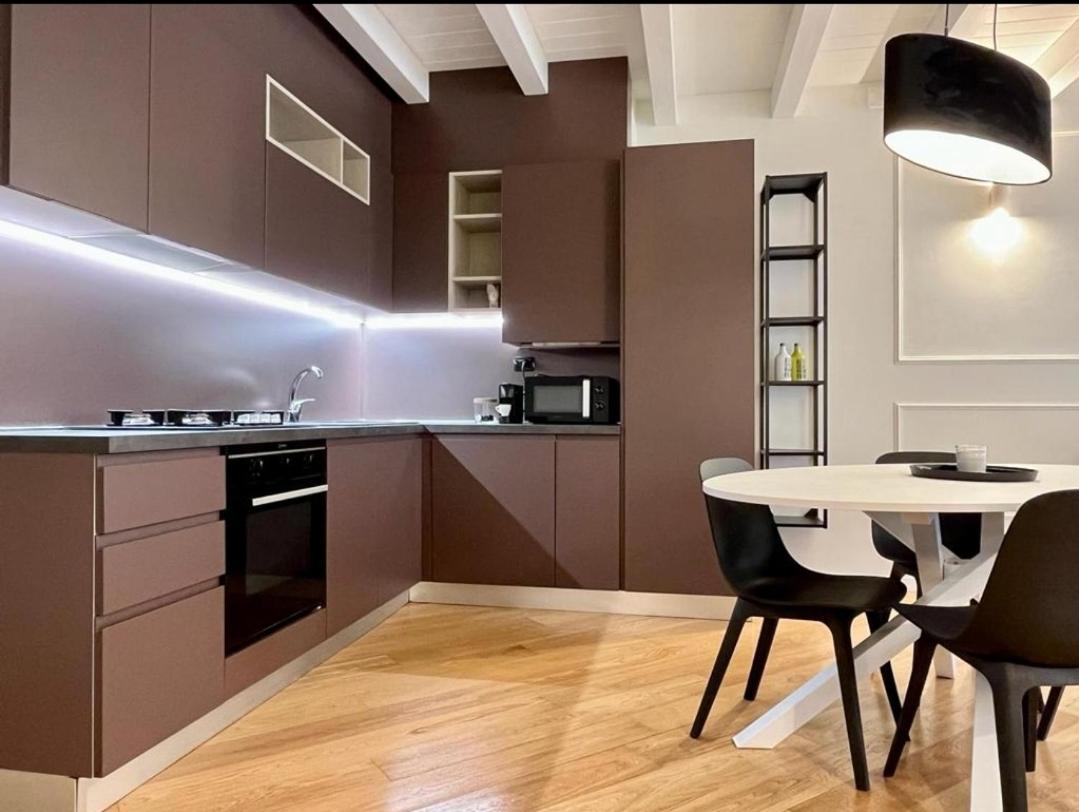 Suite Moroni Apartment Bergamo Bagian luar foto