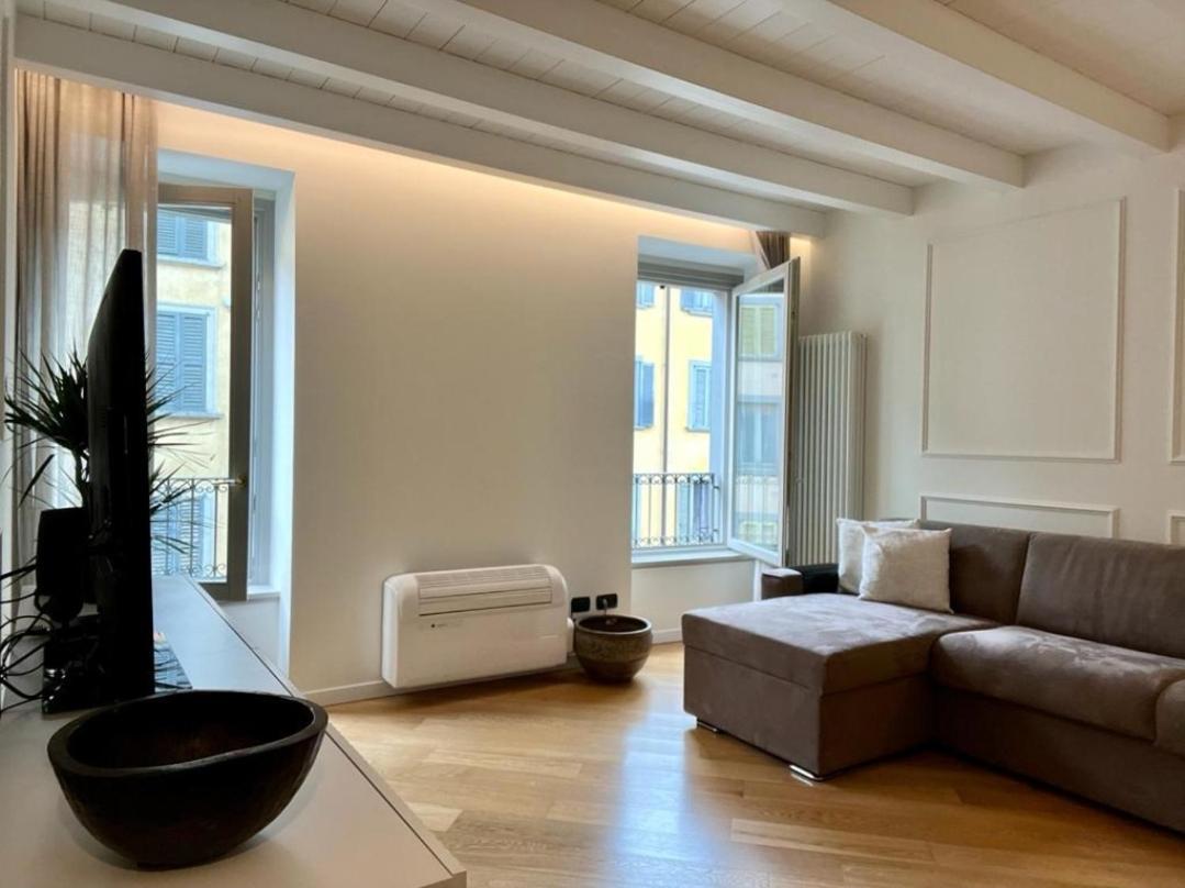 Suite Moroni Apartment Bergamo Bagian luar foto